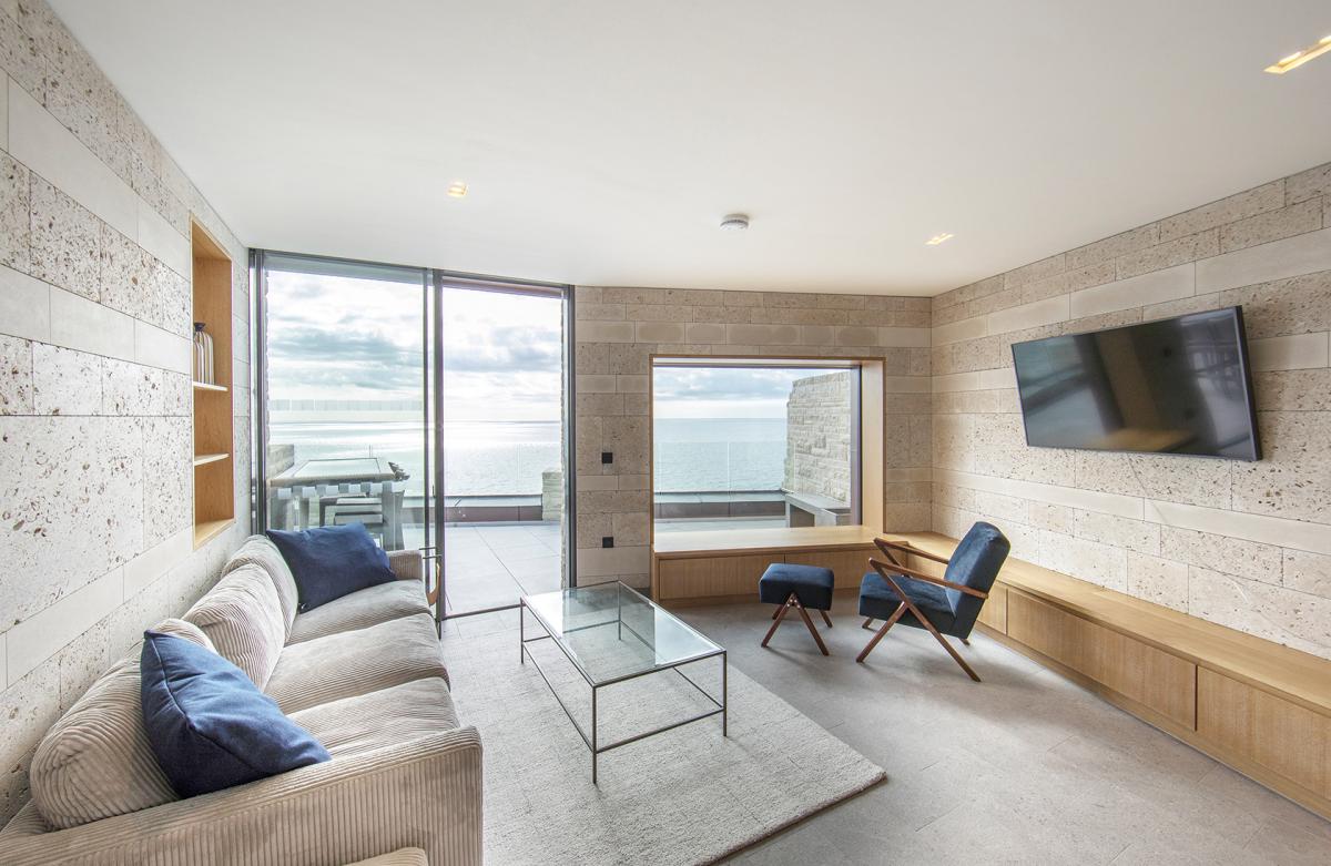 Clifftop lodges interior