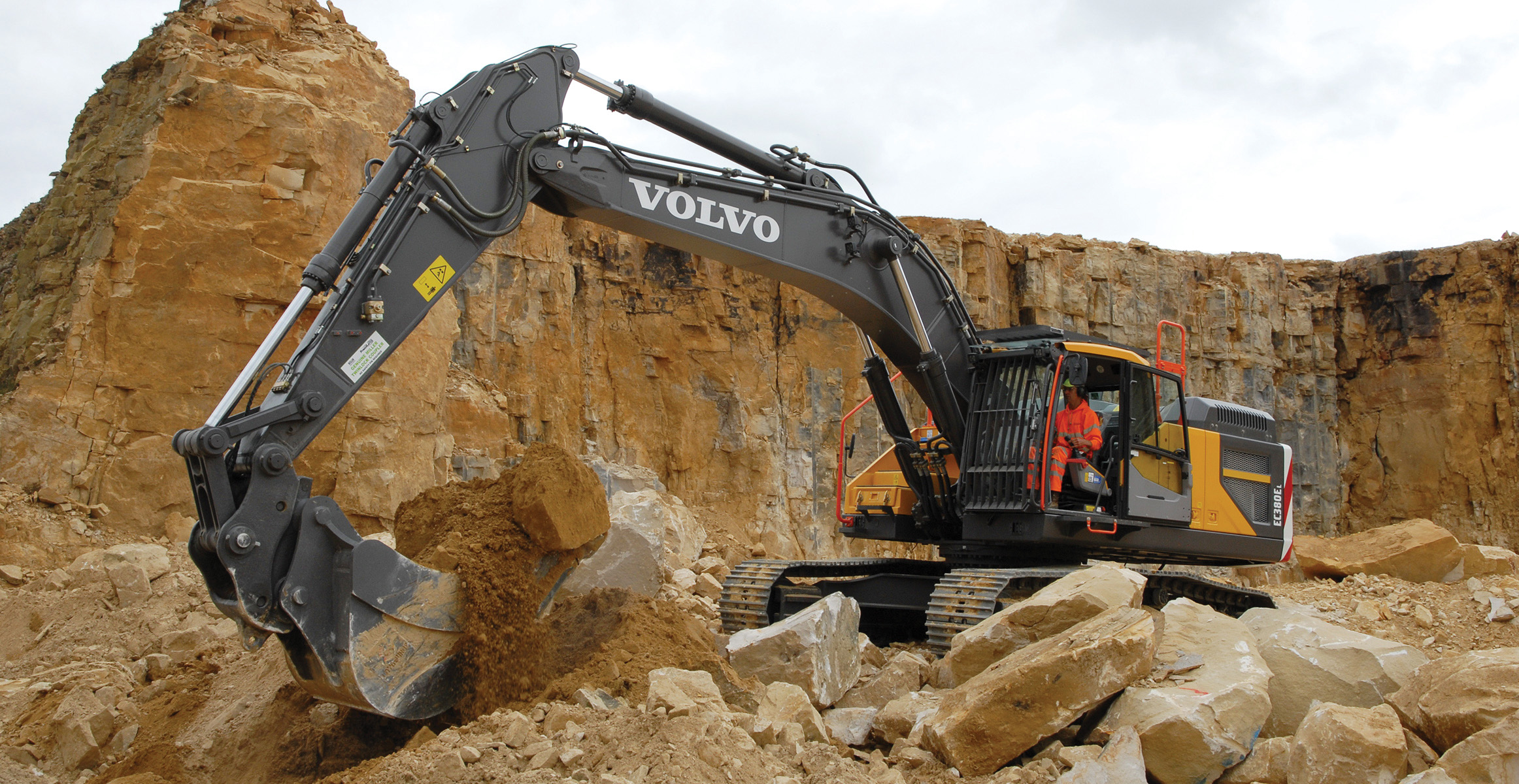 Сдать экскаватор в аренду. Volvo Excavator. Карьерный экскаватор Volvo. Вольво е 380. Volvo ec380 обои.