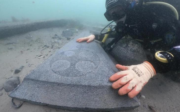 Purbeck gravestone found on shipwreck